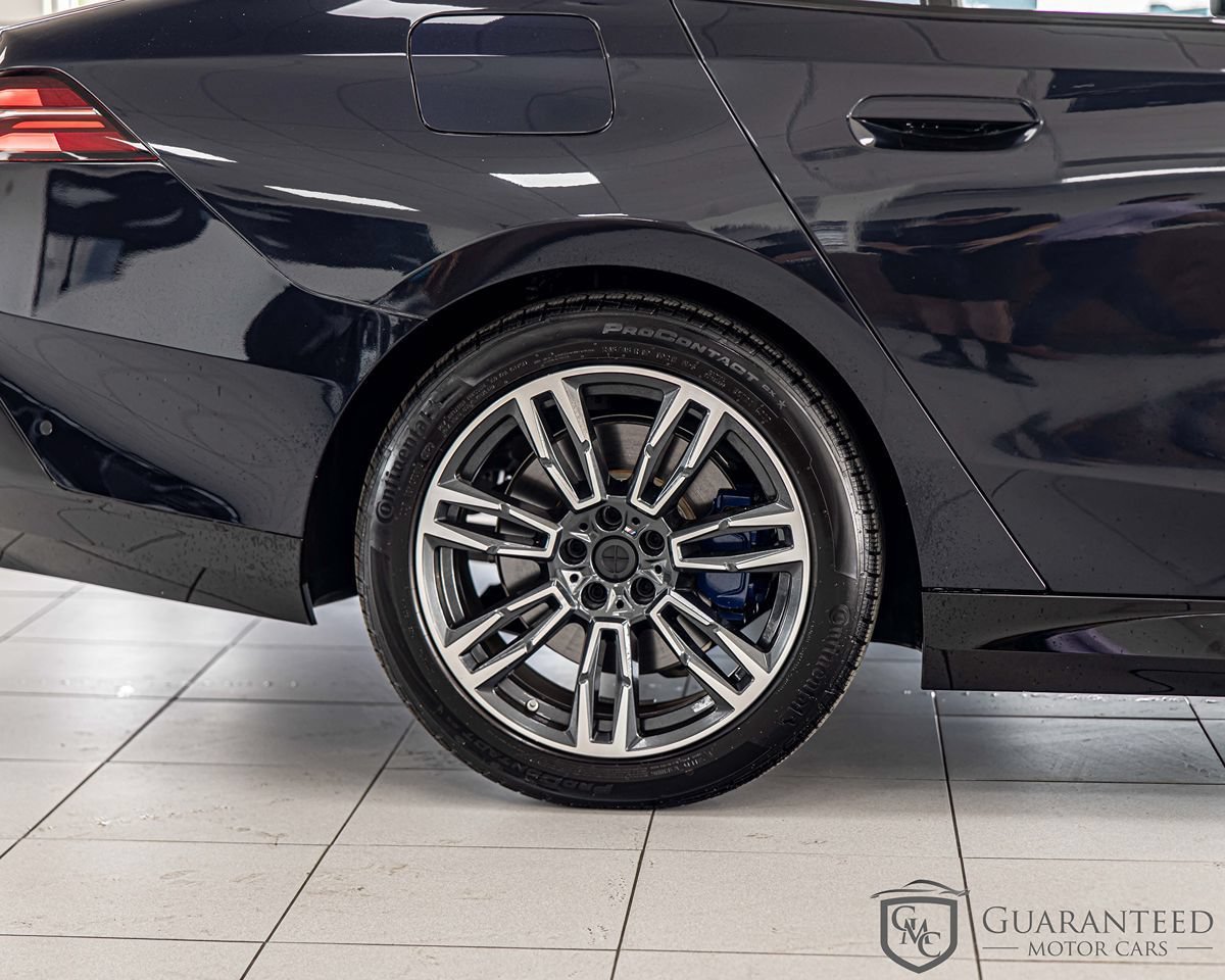 Used 2026 BMW 530i xDrive AWD/4WD image 10