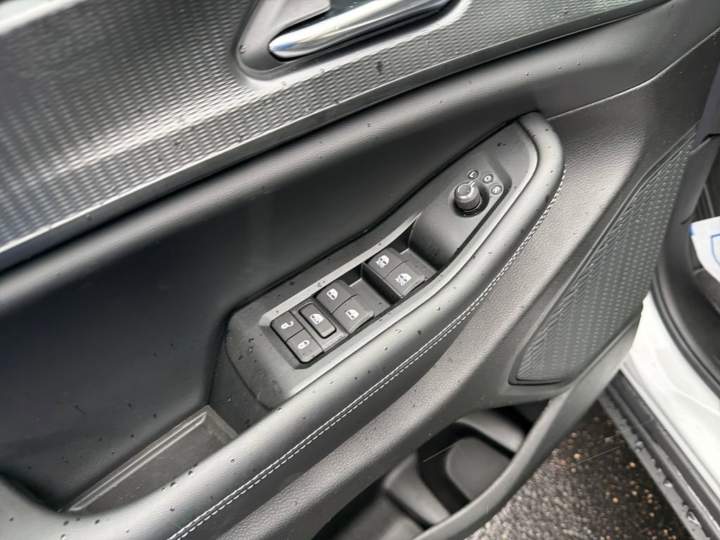 New 2025 Jeep Grand Cherokee L Altitude image 11