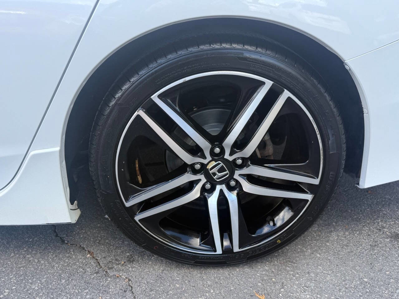 Used 2017 Honda Accord Sport image 8
