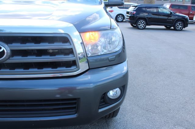 Used 2014 Toyota Sequoia SR5 w/ Premium Package AWD/4WD image 39