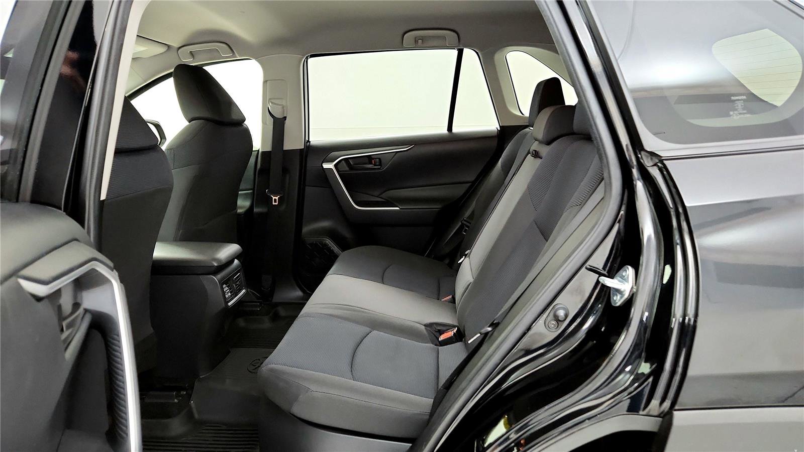 Certified 2021 Toyota RAV4 LE image 21