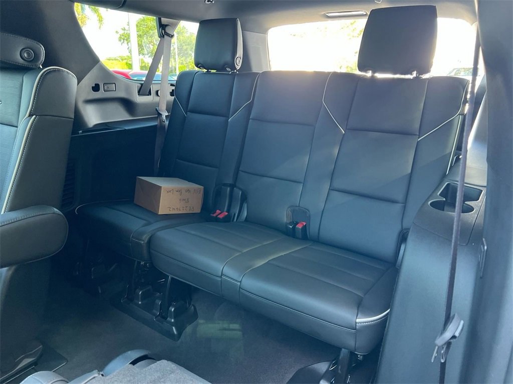 Used 2024 Cadillac Escalade ESV Premium Luxury w/ Performance Package image 23