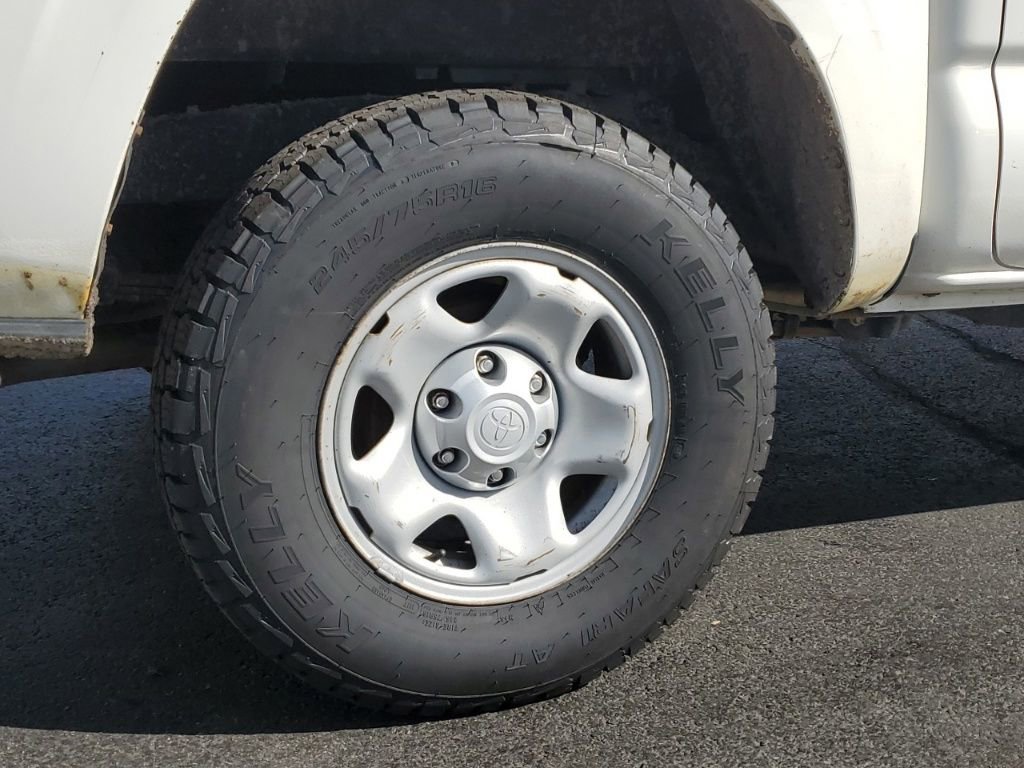 Used 2019 Toyota Tacoma SR image 8