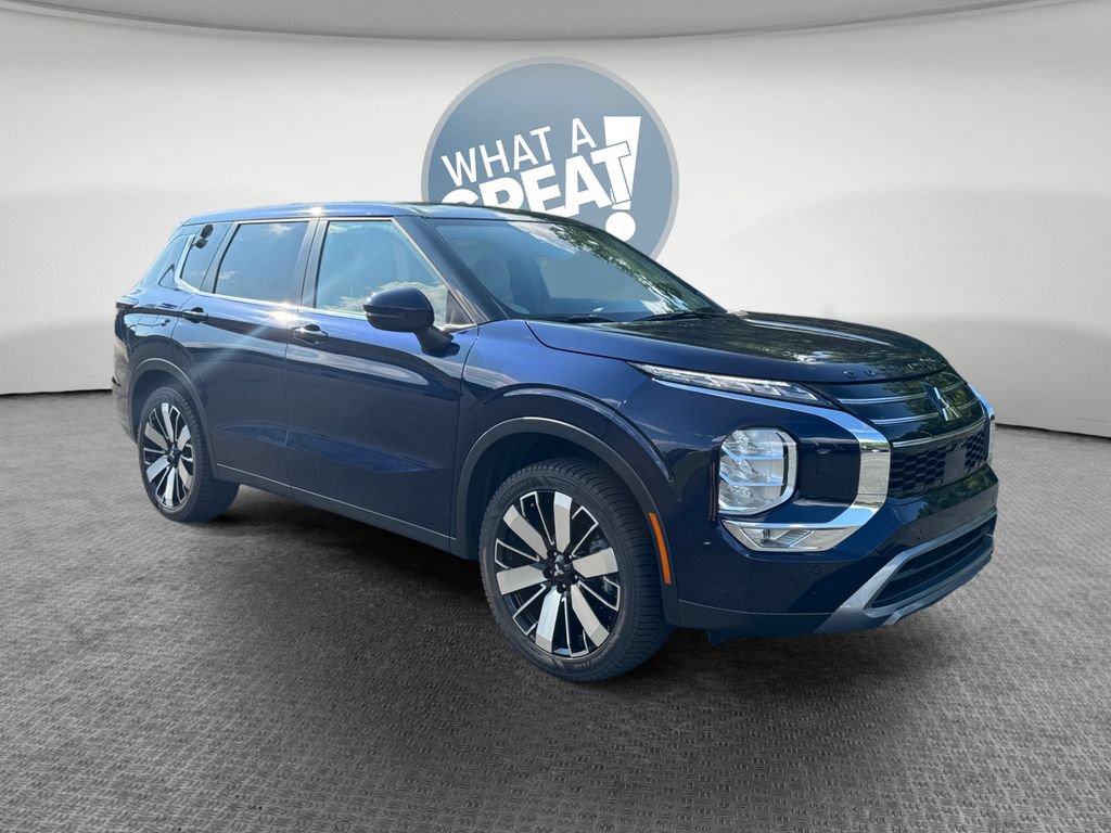 Used 2025 Mitsubishi Outlander AWD image 1