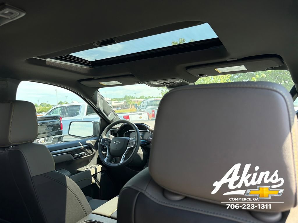 New 2026 Chevrolet Silverado 1500 ZR2 w/ Dark Appearance Package AWD/4WD image 18