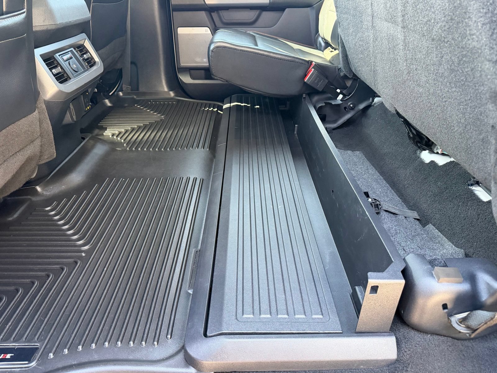 Used 2023 Ford F350 Lariat AWD/4WD image 30