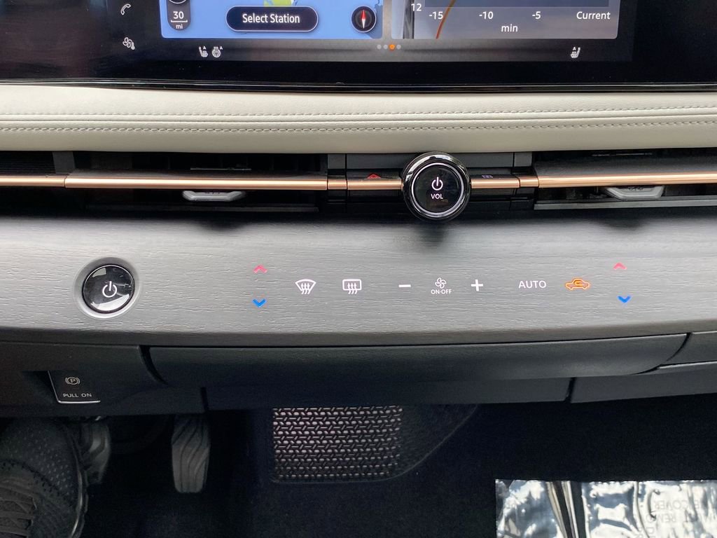 Used 2023 Nissan Ariya EVOLVE+ image 29