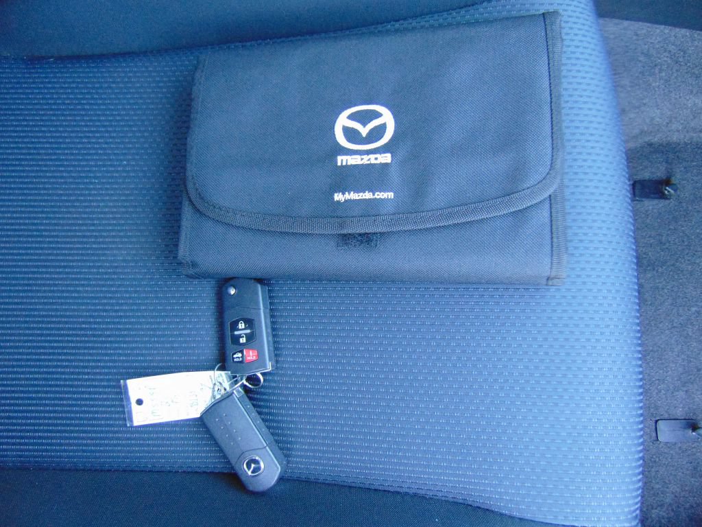 Used 2011 MAZDA MAZDA3 i Touring FWD image 10