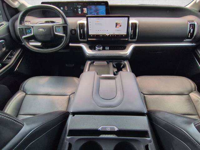Used 2025 Ford Expedition Max Platinum AWD/4WD image 17