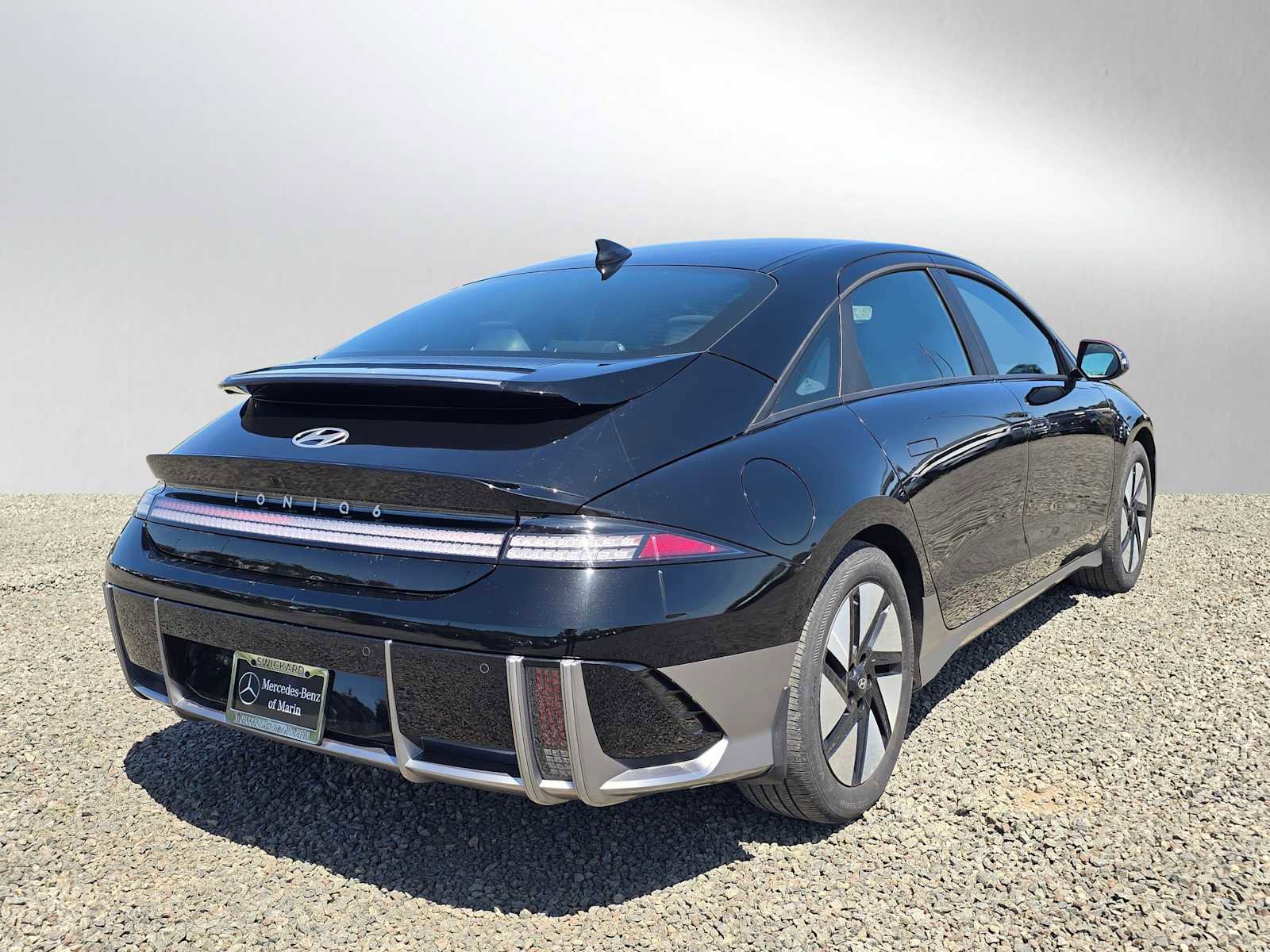 Used 2024 Hyundai Ioniq 6 SE image 3