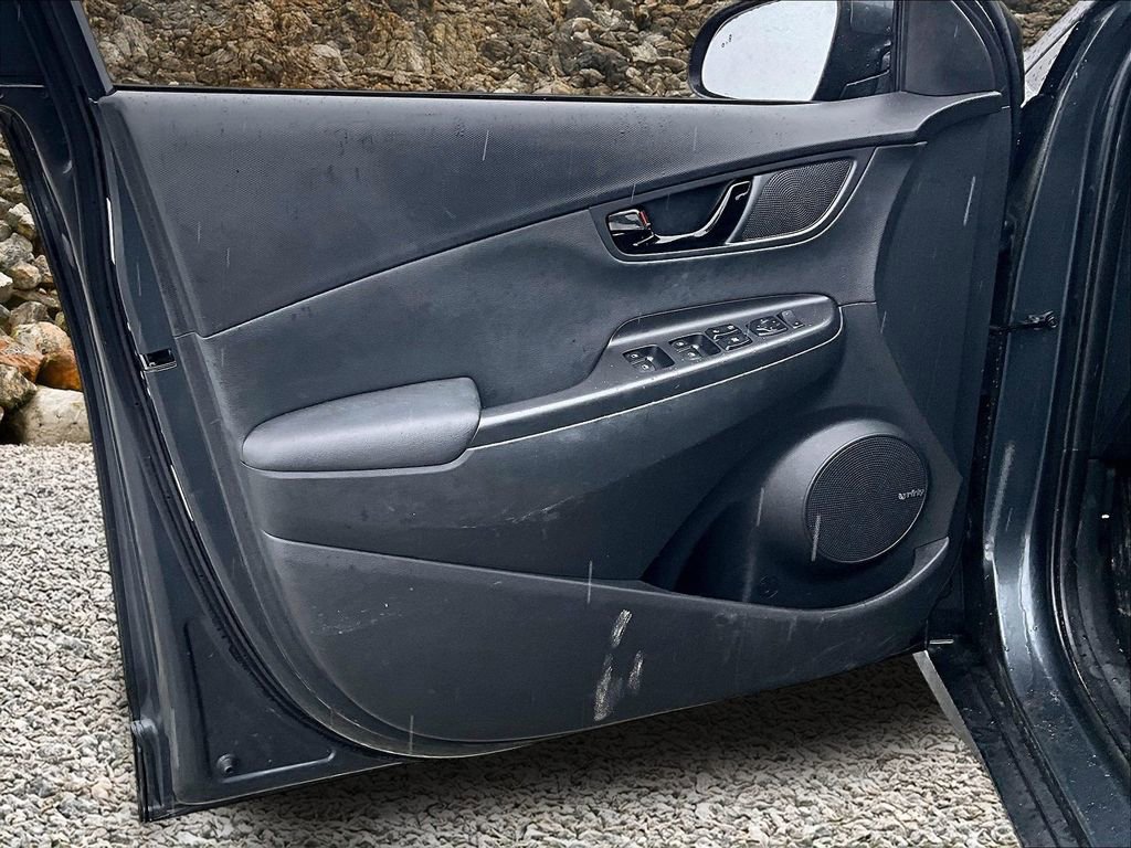 Used 2019 Hyundai Kona Limited image 21