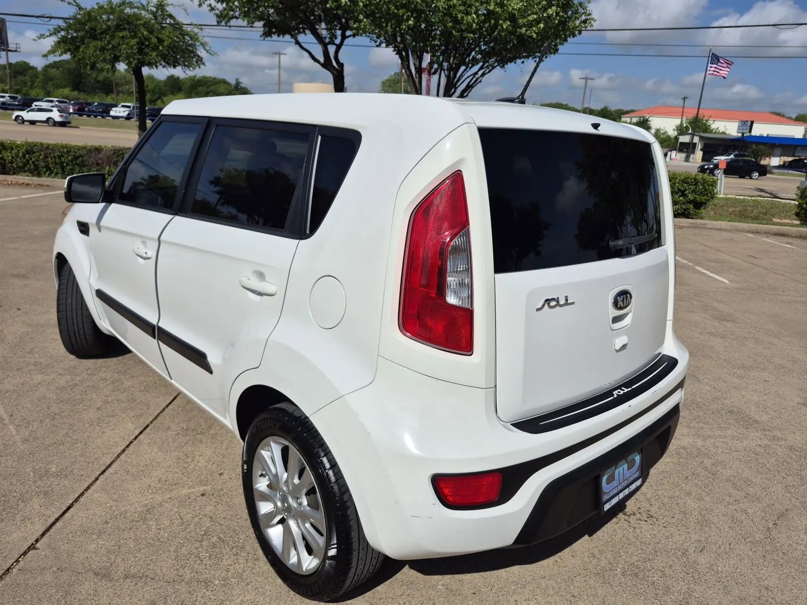 Used 2013 Kia Soul + w/ Audio Pkg FWD image 8