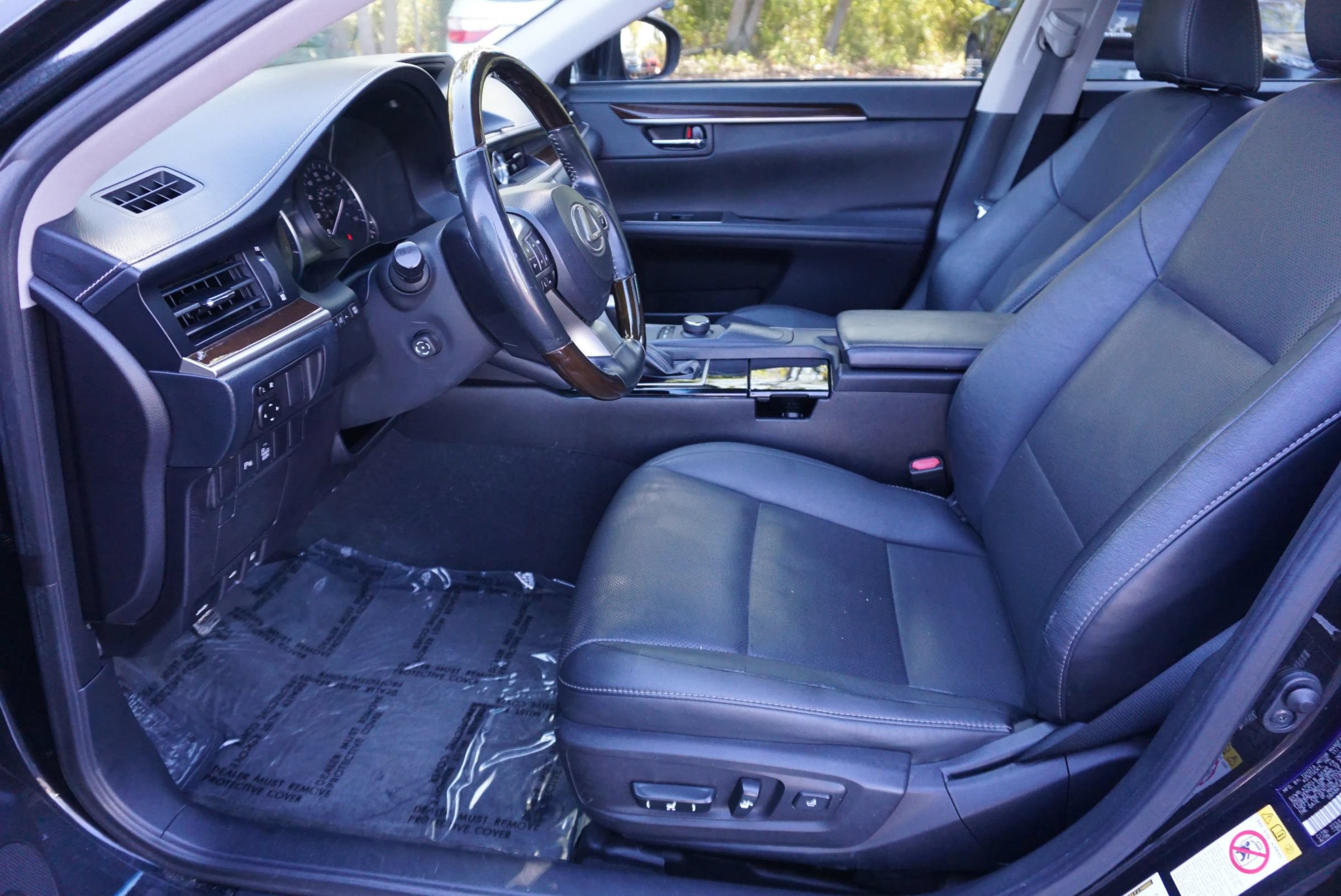 Used 2016 Lexus ES 350 w/ Premium Package w/Wood Trim FWD image 22