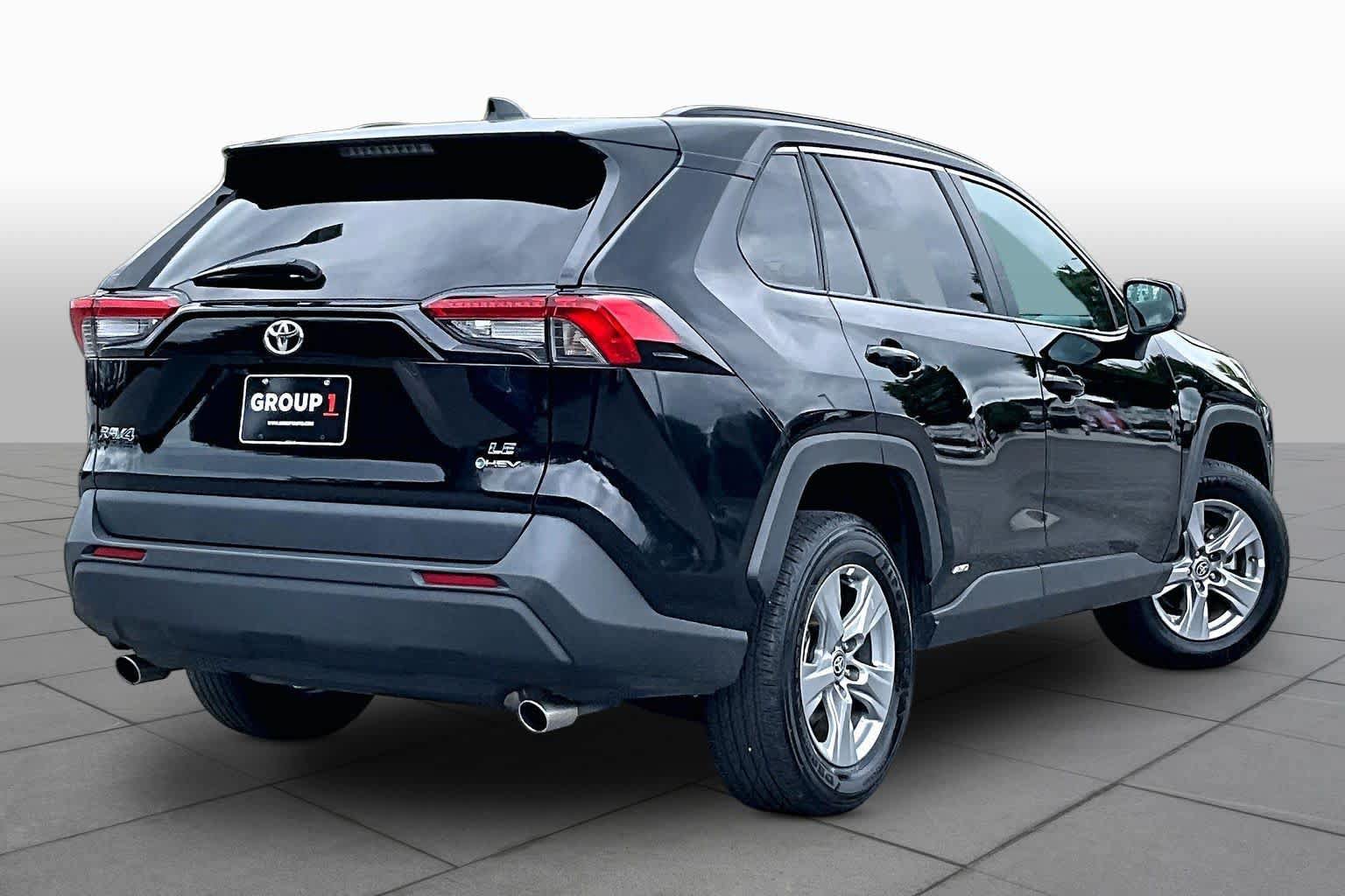 Used 2025 Toyota RAV4 LE AWD/4WD image 13