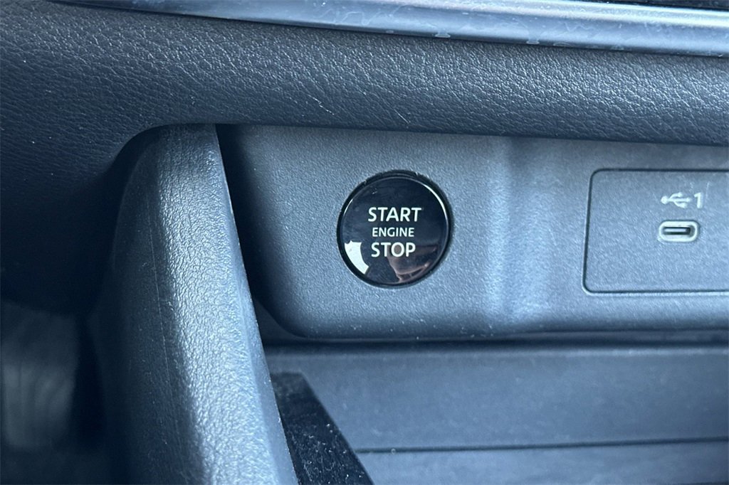 Used 2024 Nissan Rogue SV image 26