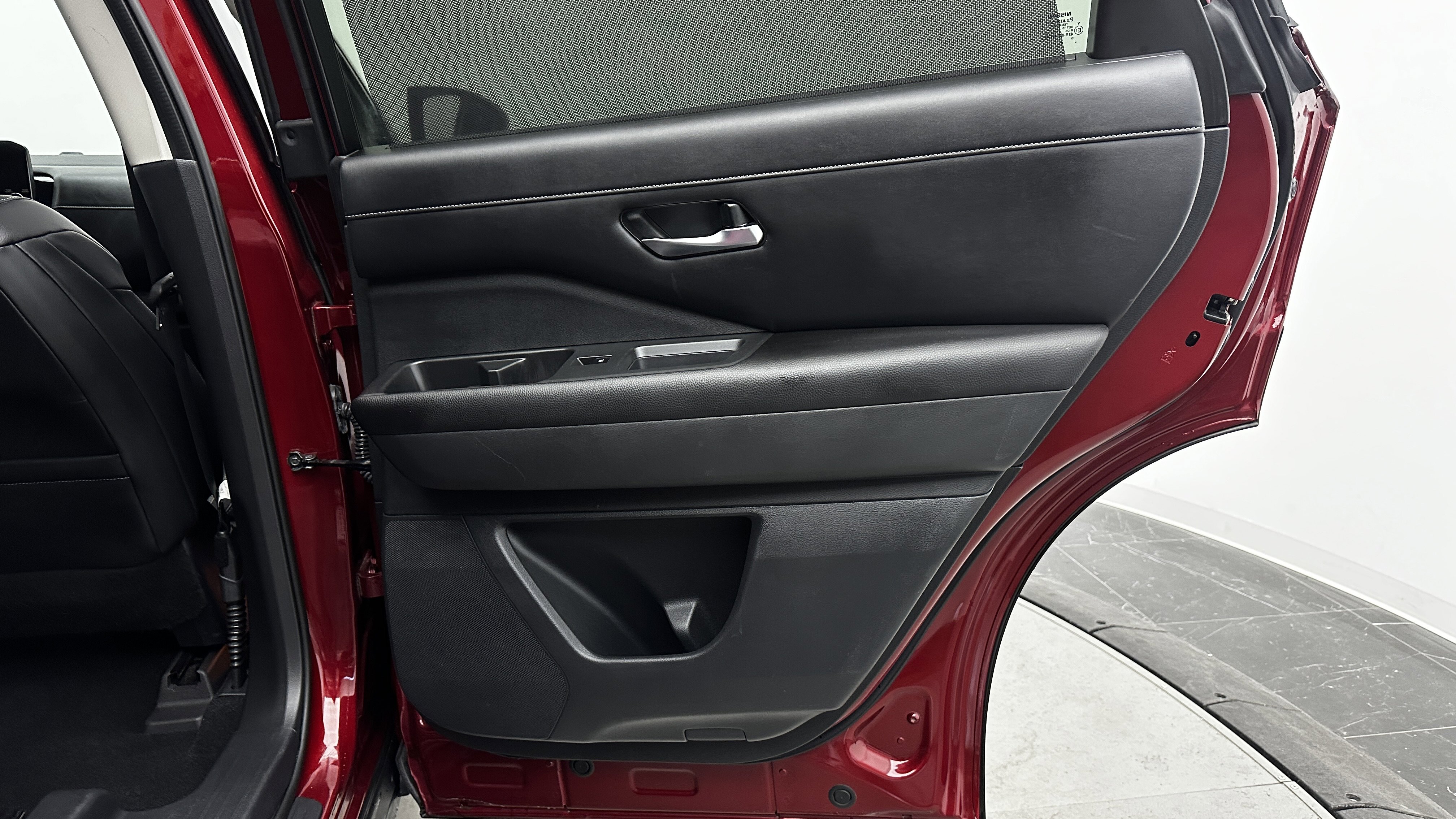 Used 2022 Nissan Pathfinder SL FWD image 35