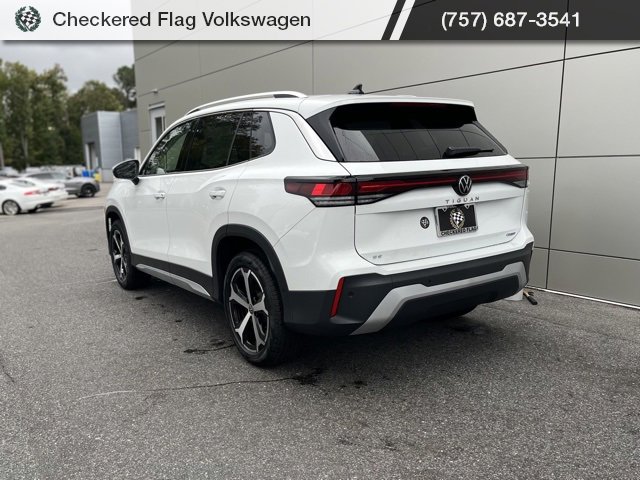 New 2025 Volkswagen Tiguan SE image 17