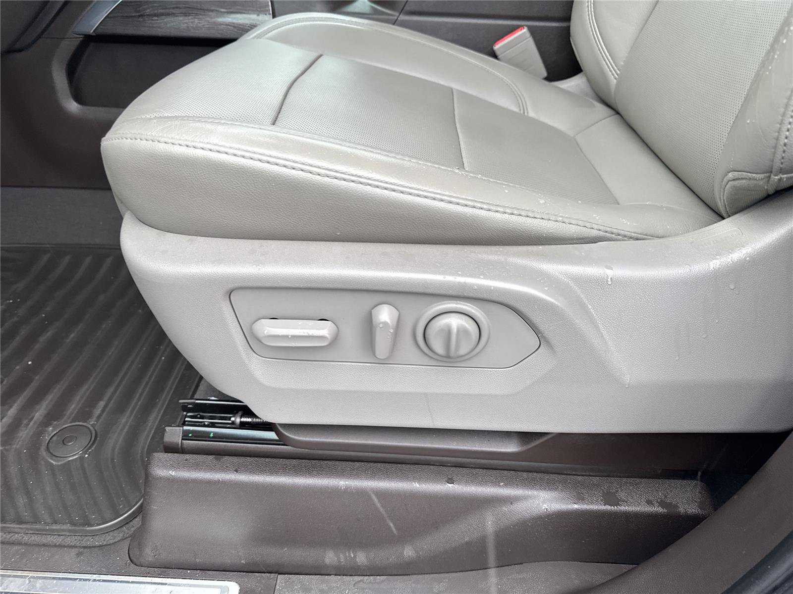 Used 2019 Chevrolet Silverado 1500 LTZ w/ LTZ Plus Package RWD image 10