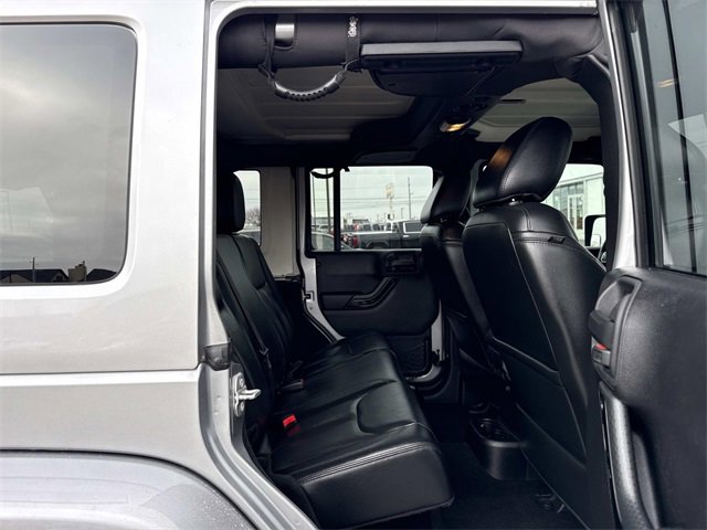 Used 2015 Jeep Wrangler Unlimited Sahara image 15