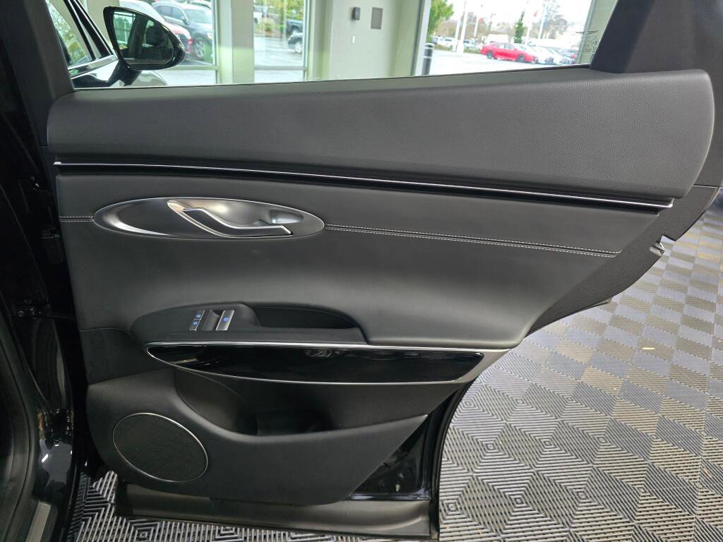 Used 2025 Genesis GV70 2.5T image 41