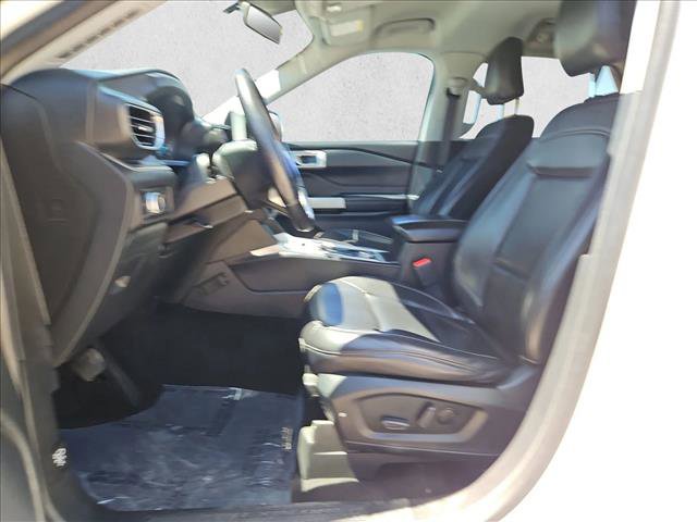 Used 2021 Ford Explorer XLT w/ Equipment Group 202A AWD/4WD image 15