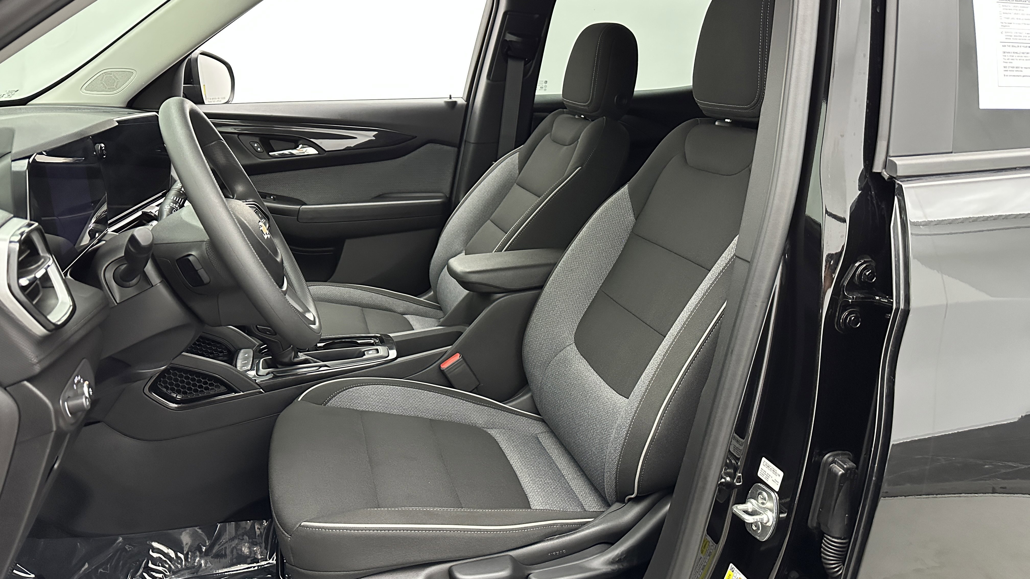 Used 2025 Chevrolet TrailBlazer LT image 26