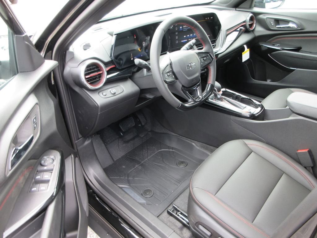 New 2026 Chevrolet Trax RS w/ Sunroof Package FWD image 12