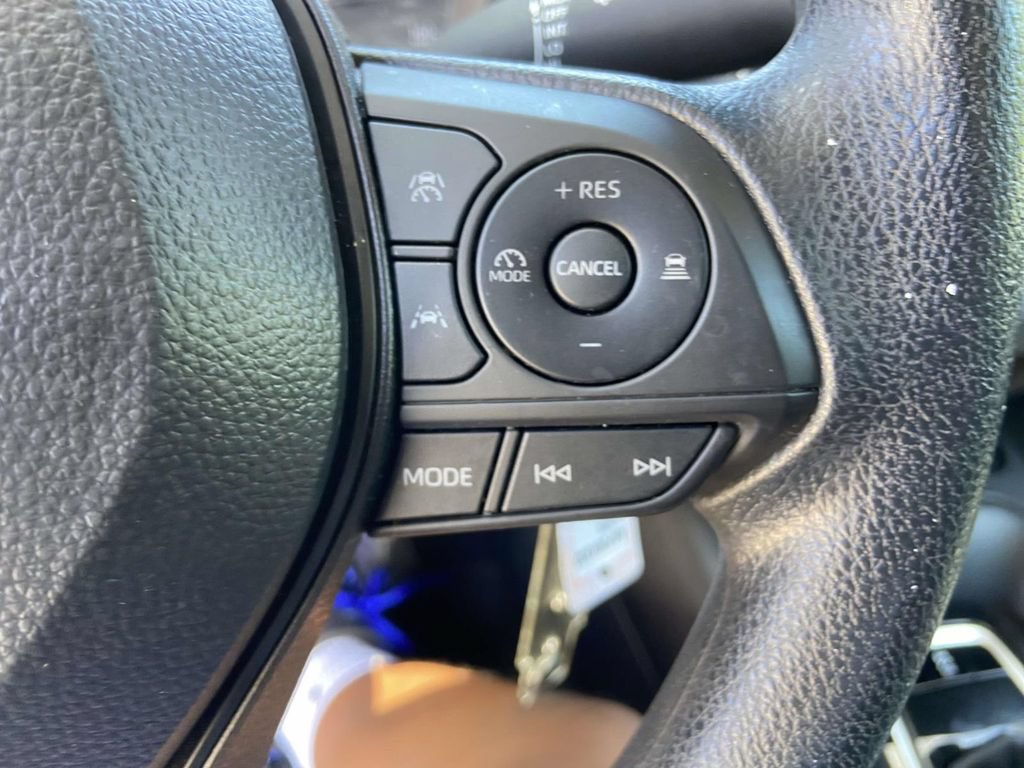 Used 2025 Toyota Corolla LE FWD image 32