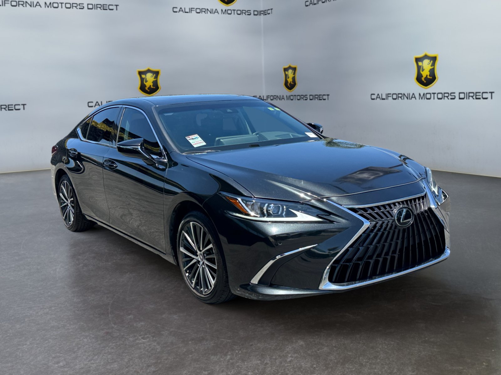 Used 2025 Lexus ES 300h w/ Premium Package FWD image 7