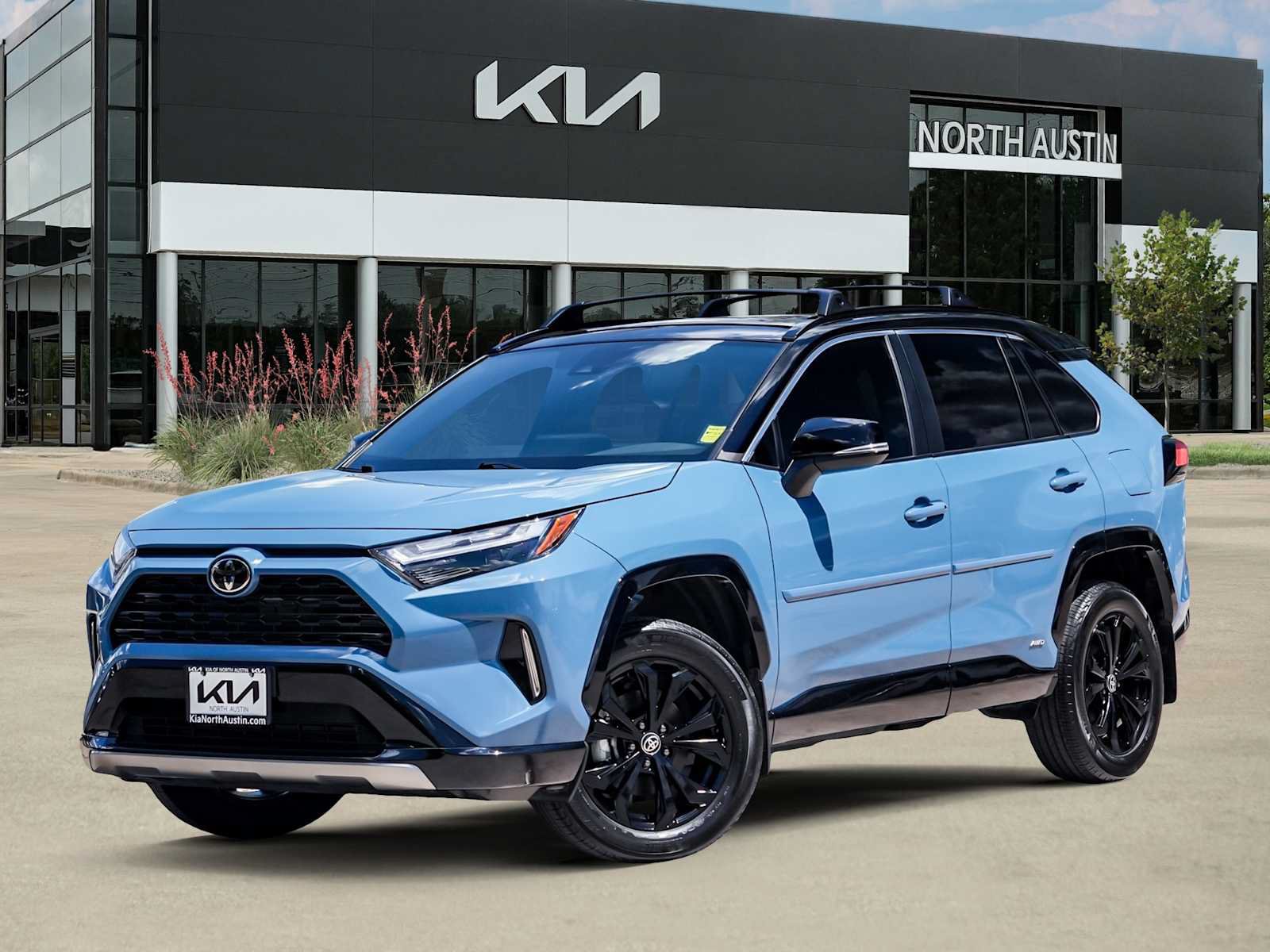 Used 2025 Toyota RAV4 XSE AWD/4WD video 1