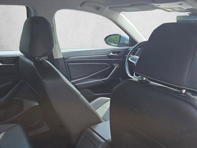 Used 2023 Volkswagen Jetta SE FWD image 23