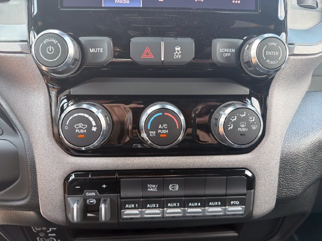 New 2026 RAM 3500 Tradesman AWD/4WD image 23