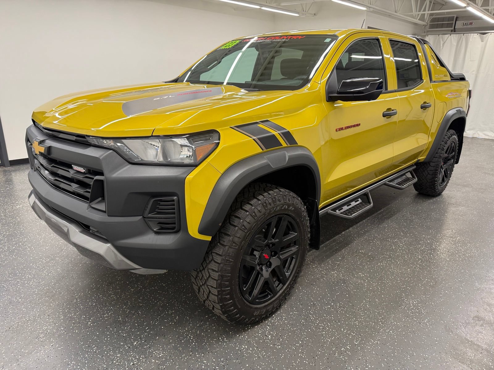 Used 2023 Chevrolet Colorado Trail Boss w/ LPO, Skid Plate Package AWD/4WD image 4