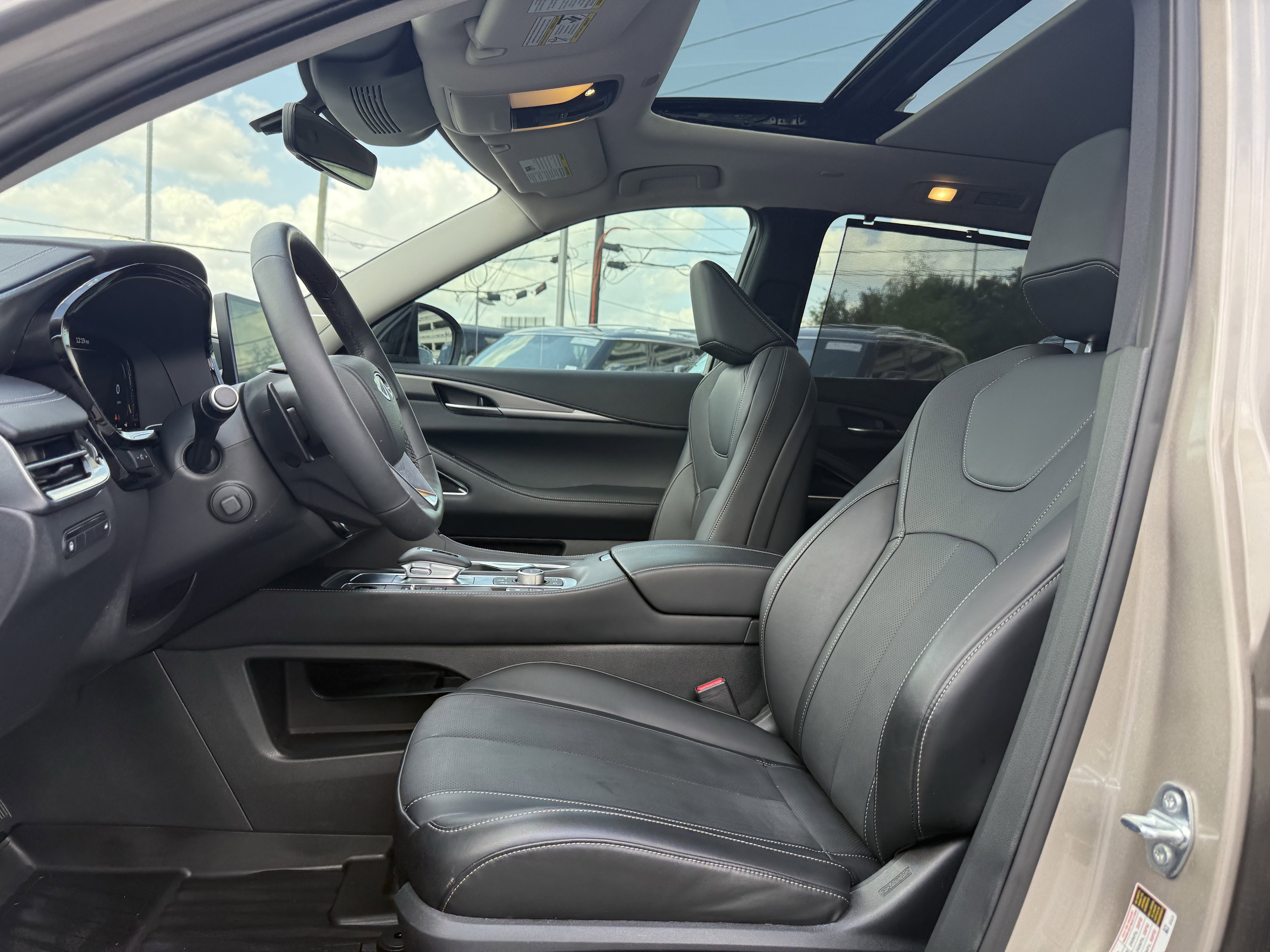 Certified 2026 INFINITI QX60 Luxe w/ Cargo Package FWD image 12