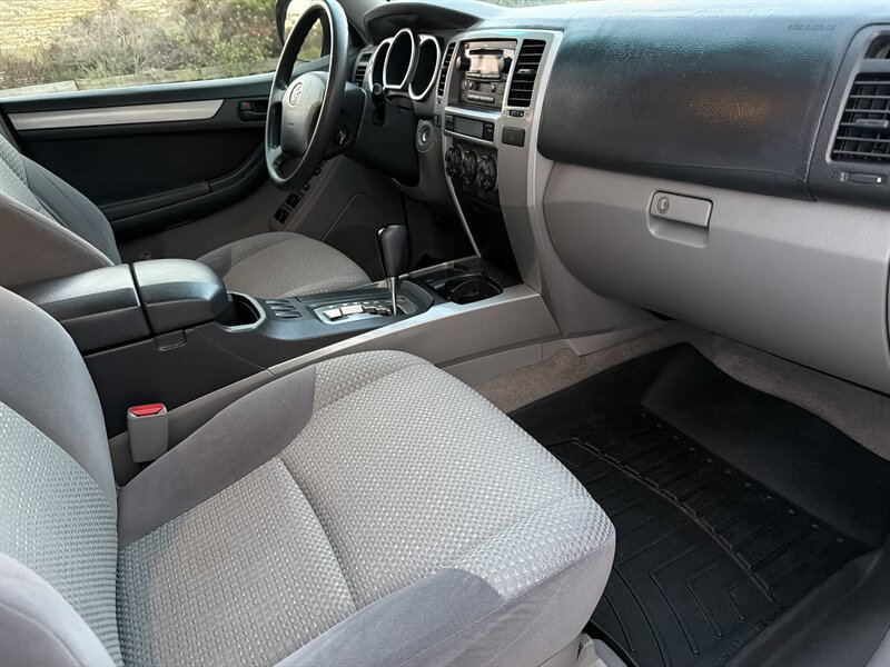 Used 2005 Toyota 4Runner SR5 RWD image 12