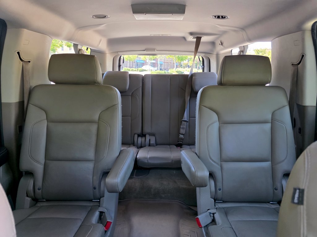 Used 2015 Chevrolet Suburban LT RWD image 24