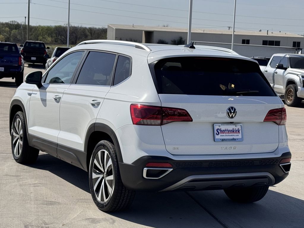 Used 2023 Volkswagen Taos SE image 4