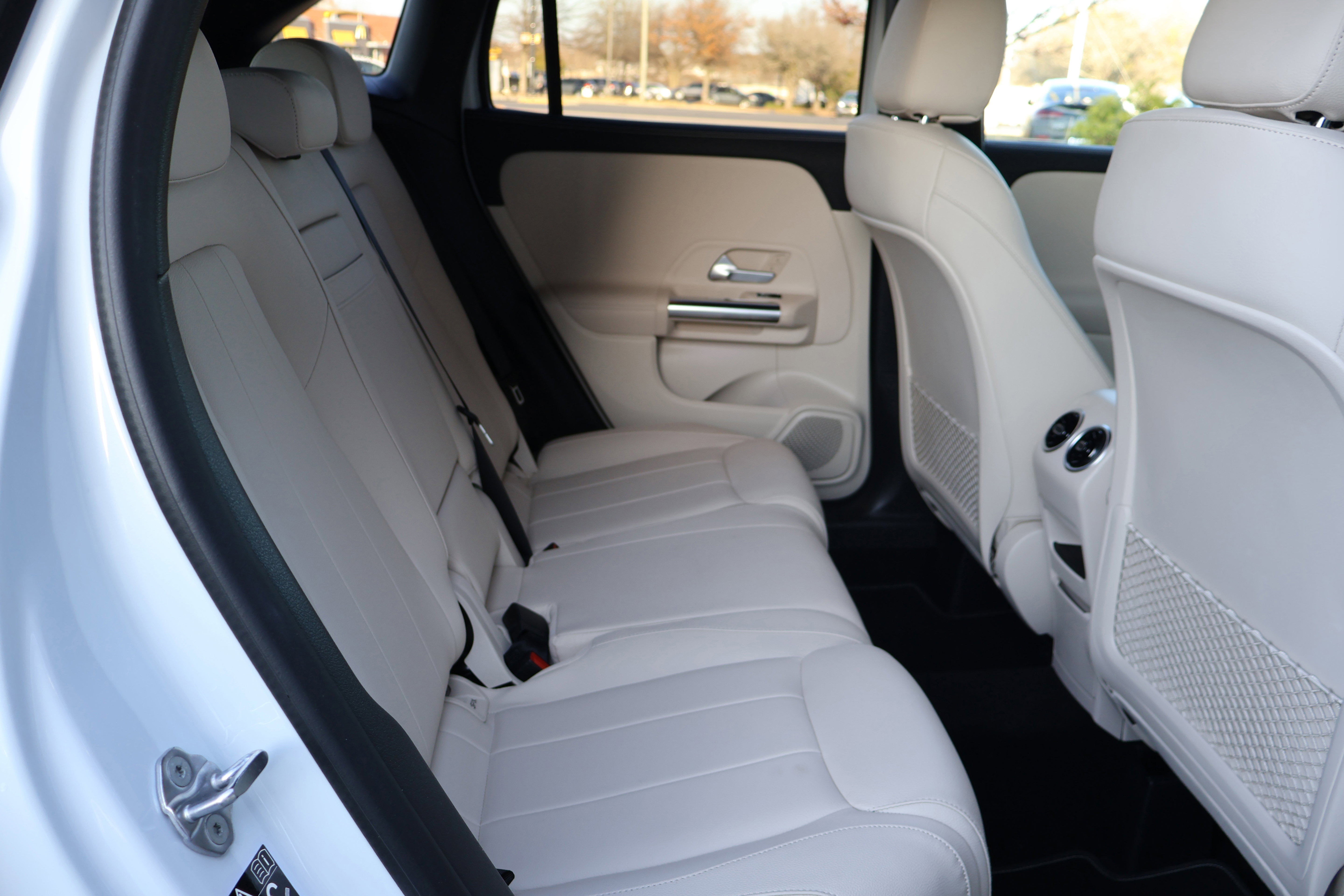 Certified 2023 Mercedes-Benz GLA 250 w/ Premium Package image 23