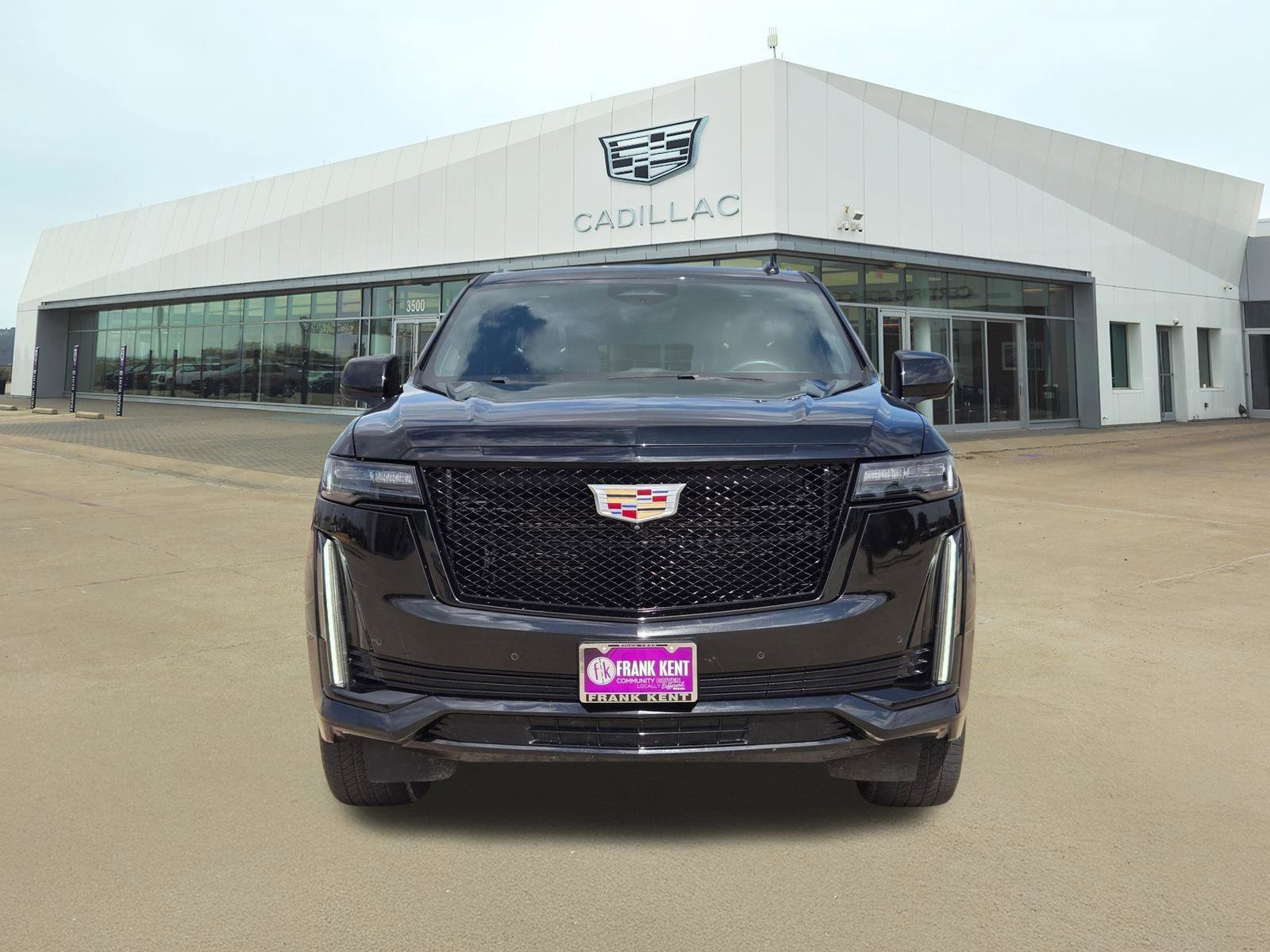 Used 2022 Cadillac Escalade ESV Sport Platinum AWD/4WD image 2