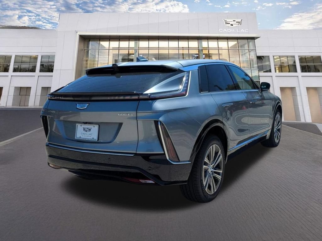 New 2026 Cadillac Lyriq Luxury AWD/4WD image 3