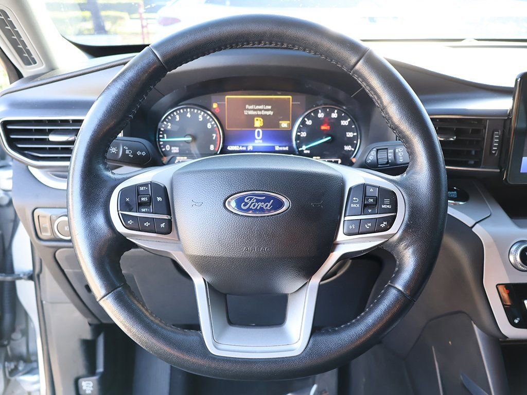 Used 2023 Ford Explorer XLT w/ Equipment Group 202A RWD image 43