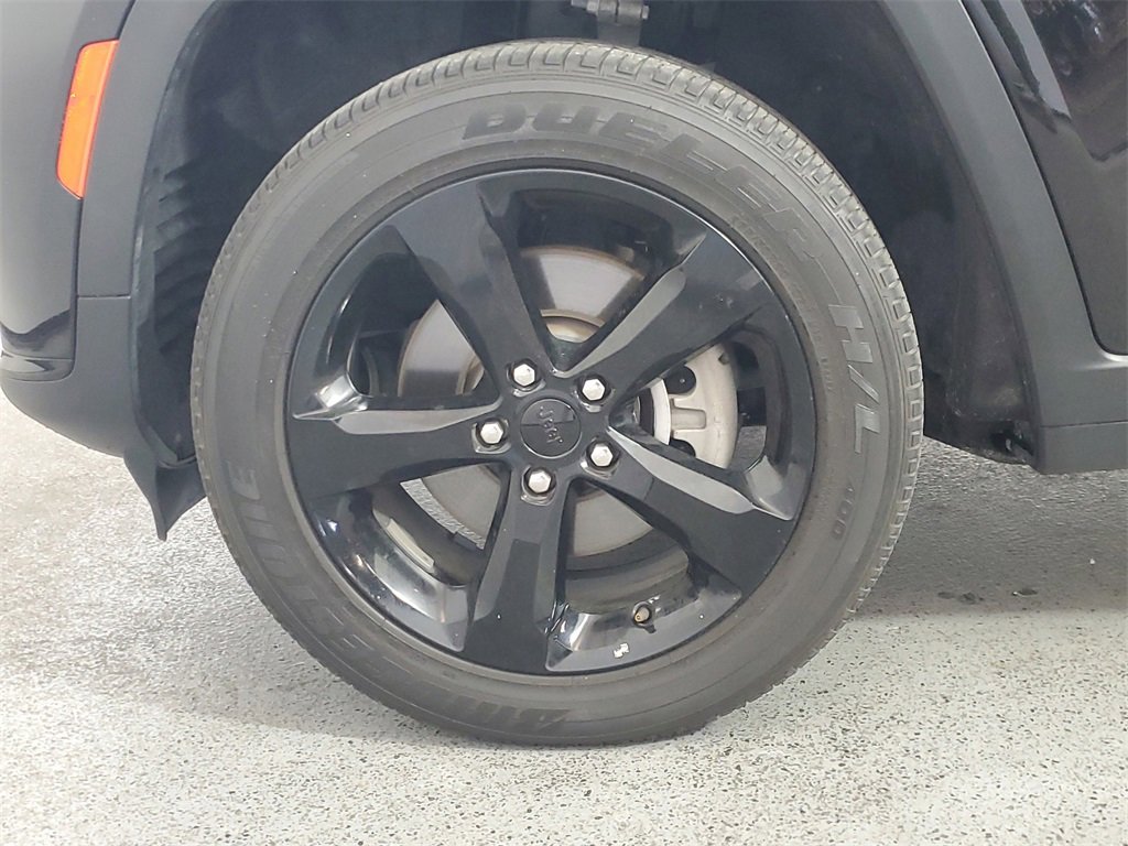 Used 2024 Jeep Grand Cherokee L Altitude image 8