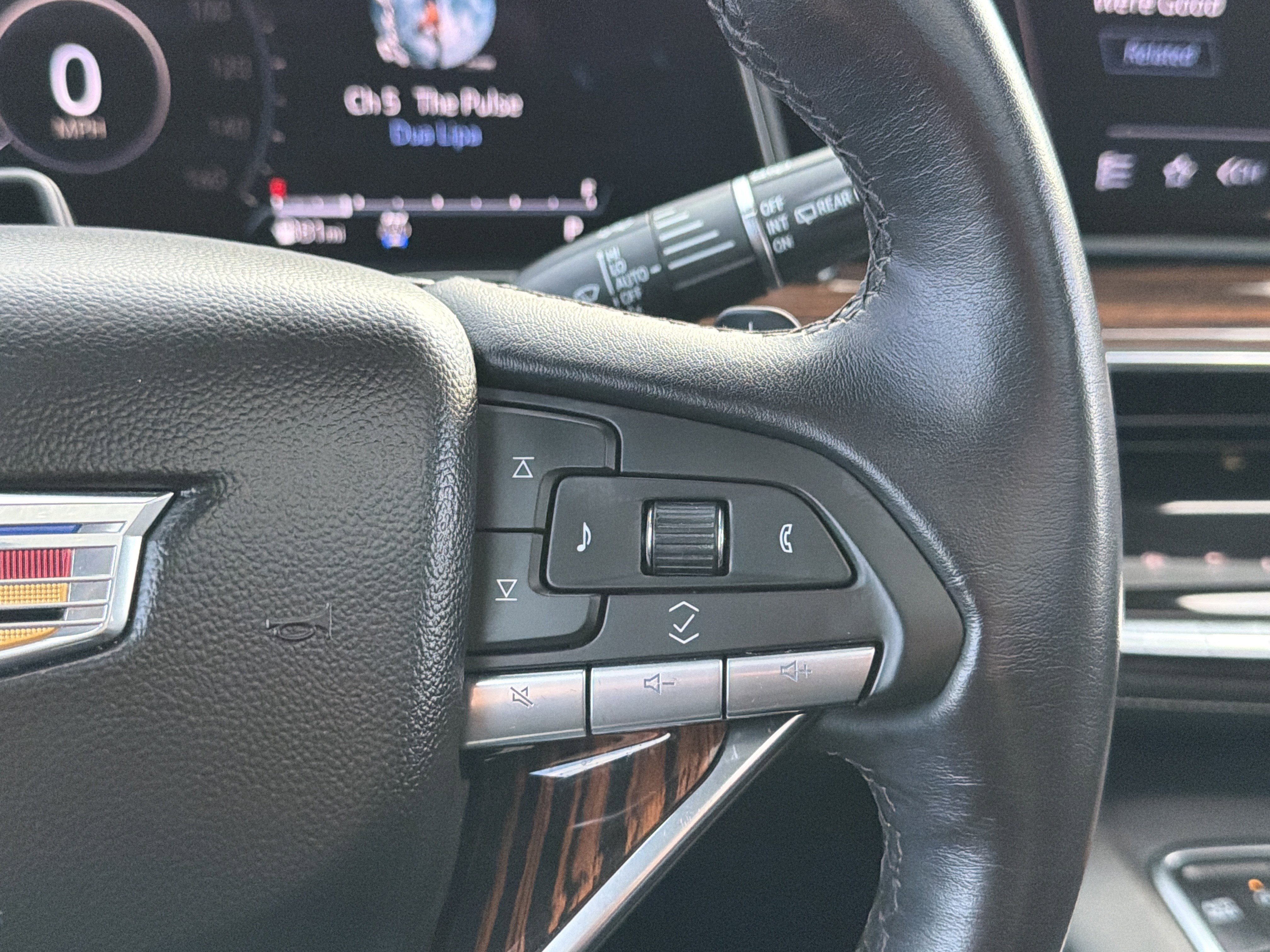 Used 2023 Cadillac Escalade ESV Premium Luxury w/ Performance Package image 20