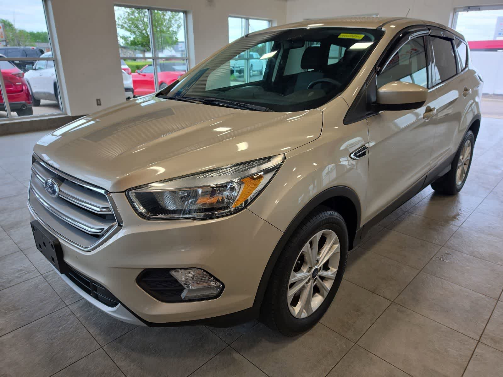 Used 2017 Ford Escape SE AWD/4WD video 1