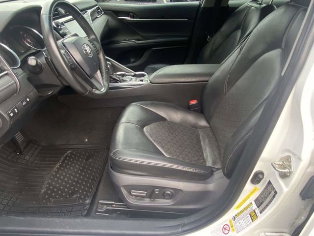 Used 2018 Toyota Camry XSE image 16