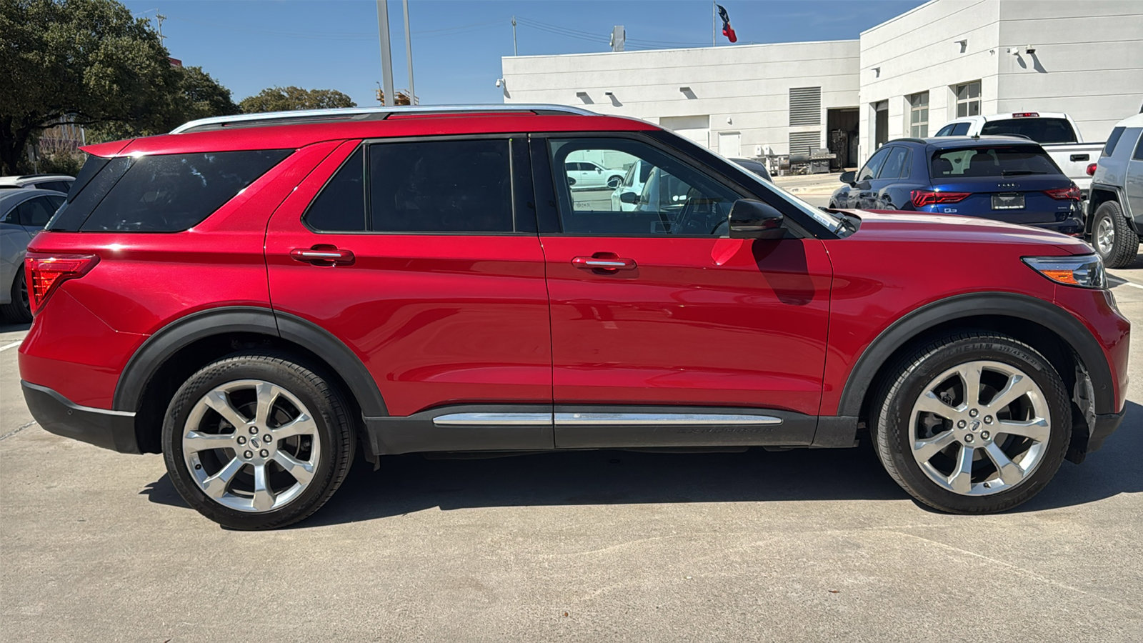 Used 2020 Ford Explorer Platinum w/ Premium Technology Package image 8