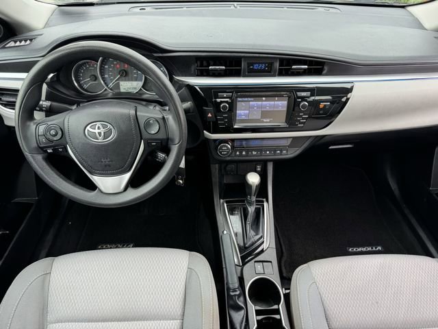 Used 2015 Toyota Corolla LE FWD image 12