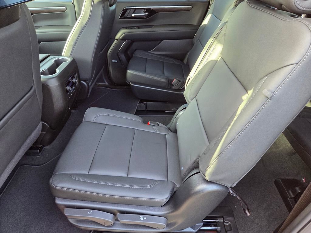 New 2026 Chevrolet Suburban Z71 w/ Z71 Off-Road Package image 8