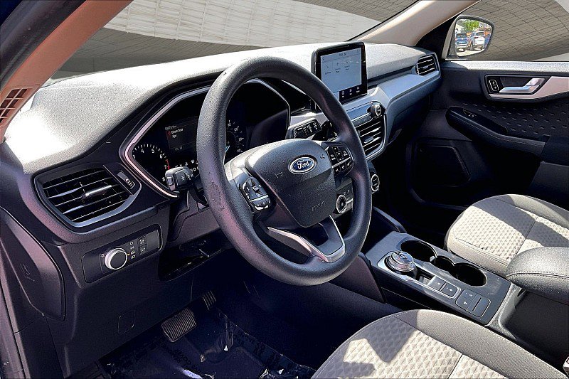 Used 2020 Ford Escape SE image 13
