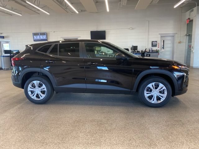 New 2026 Chevrolet Trax LS FWD image 4